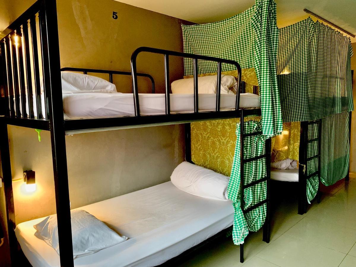 Doze Hostel Chiang Mai Exteriör bild