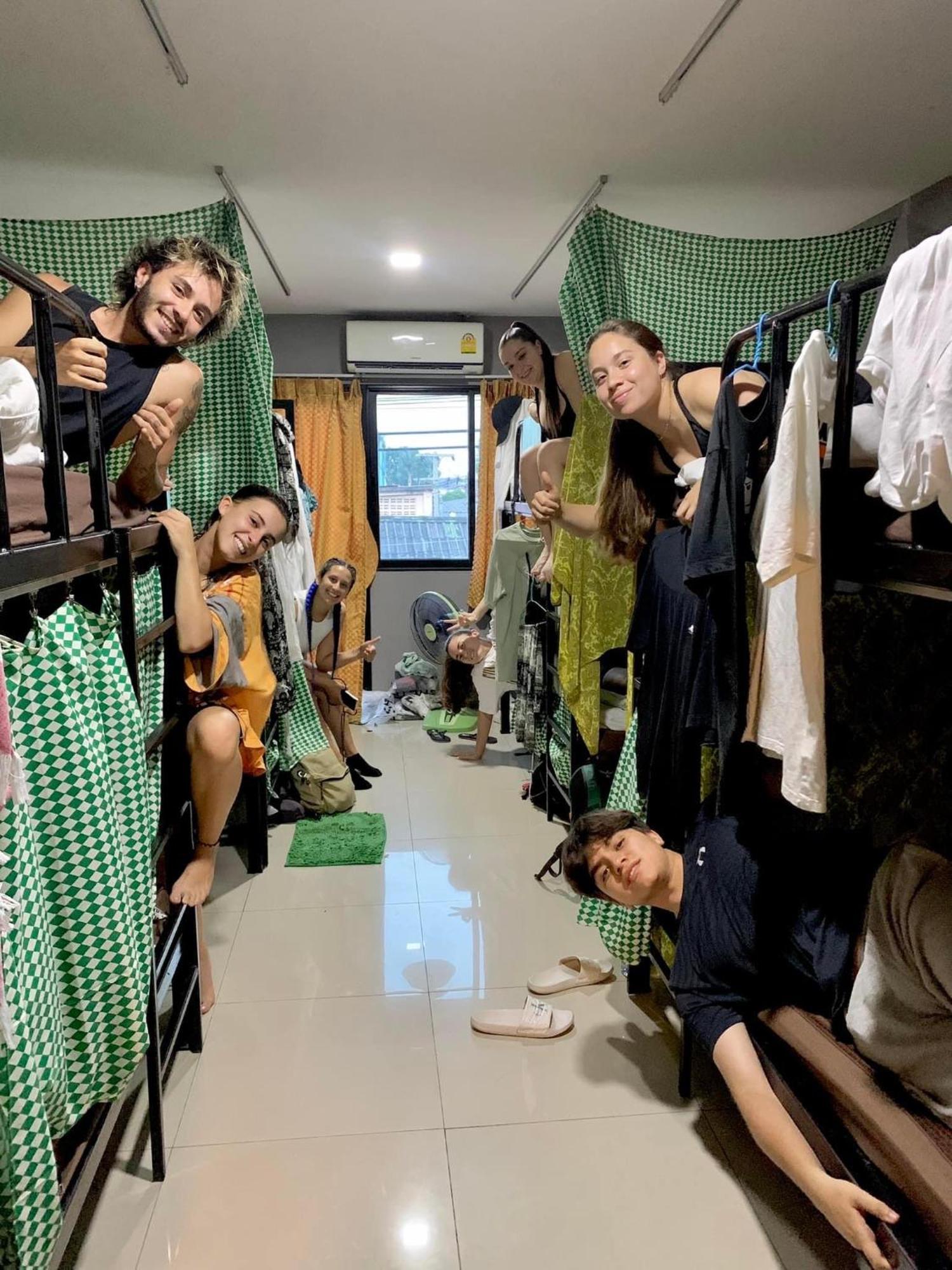 Doze Hostel Chiang Mai Exteriör bild