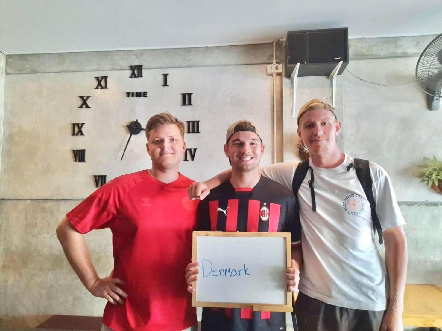 Doze Hostel Chiang Mai Exteriör bild